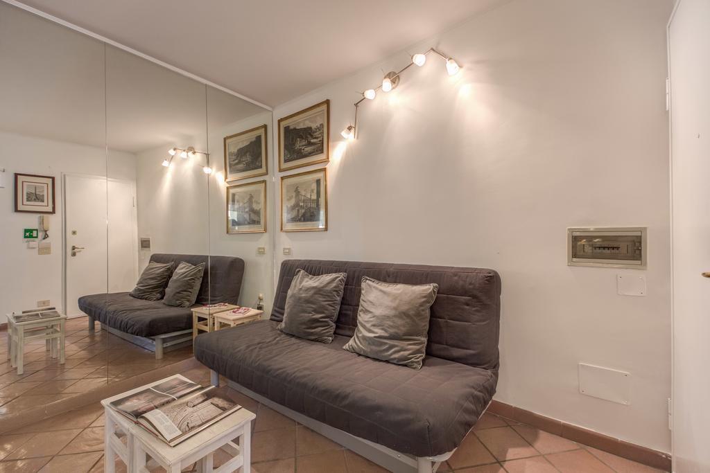 Frangipane Apartment Roma Oda fotoğraf